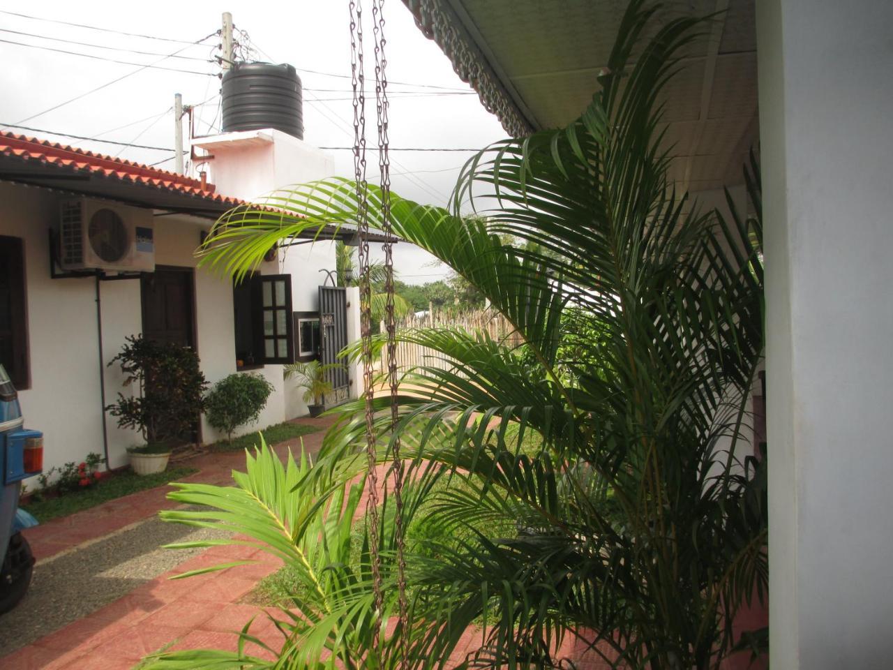Uppuveli Beach House Trincomalee Luaran gambar